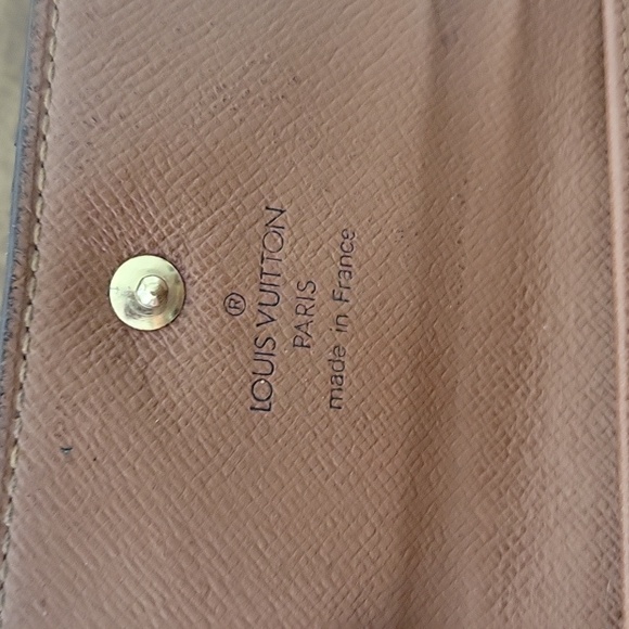 Authentic Vintage Louis Vuitton Wallet - Picture 4 of 16